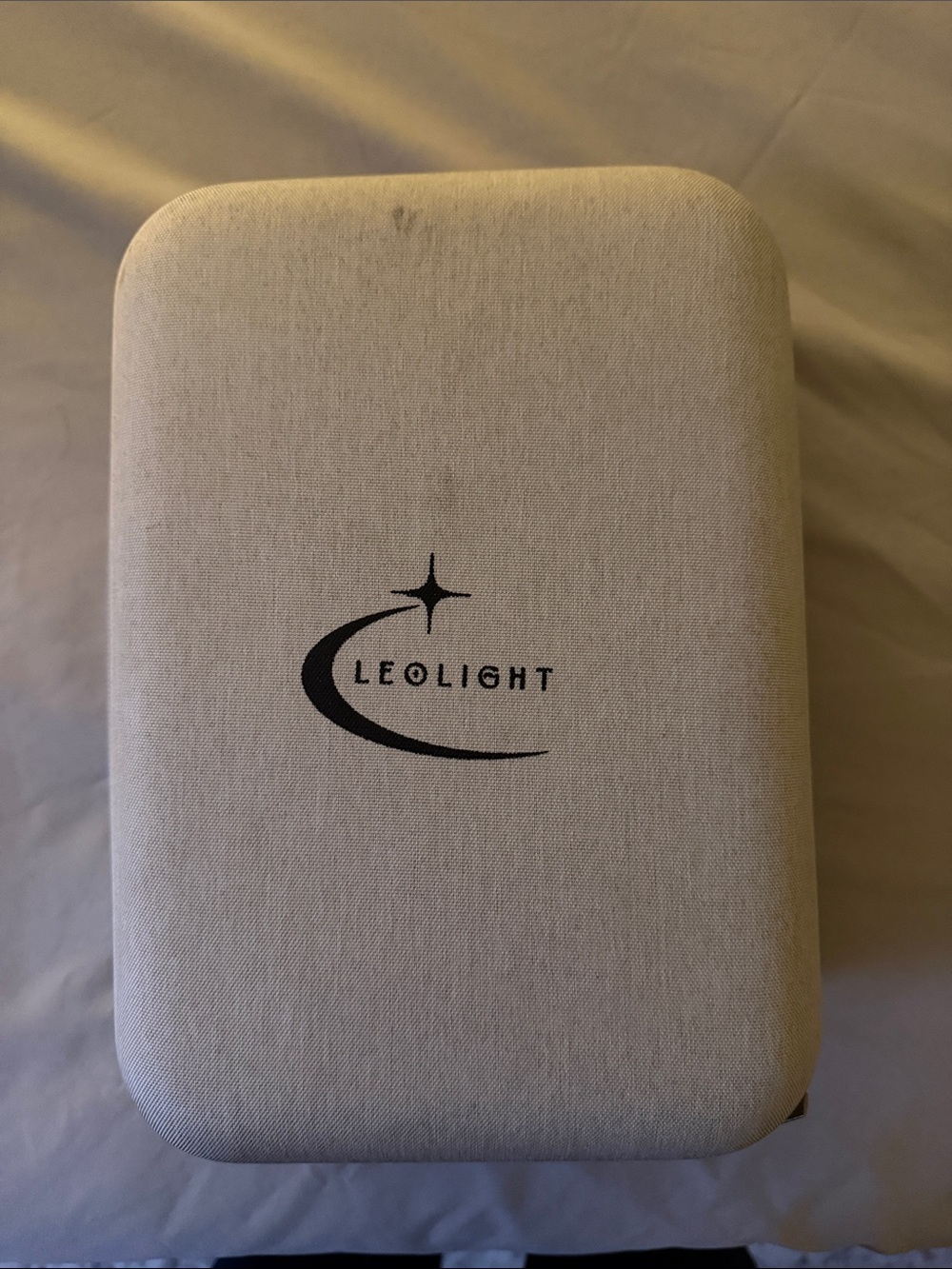 LEOLIGHT Portable Light Case in Light Beige